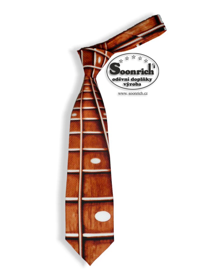 kravata oranžová hmatník kytary